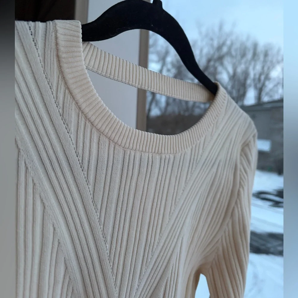 🆕7 For All Mankind Cream Ribbed Knit Top Open Back Cutout Stretchy Casual Size L - Picture 11 of 17